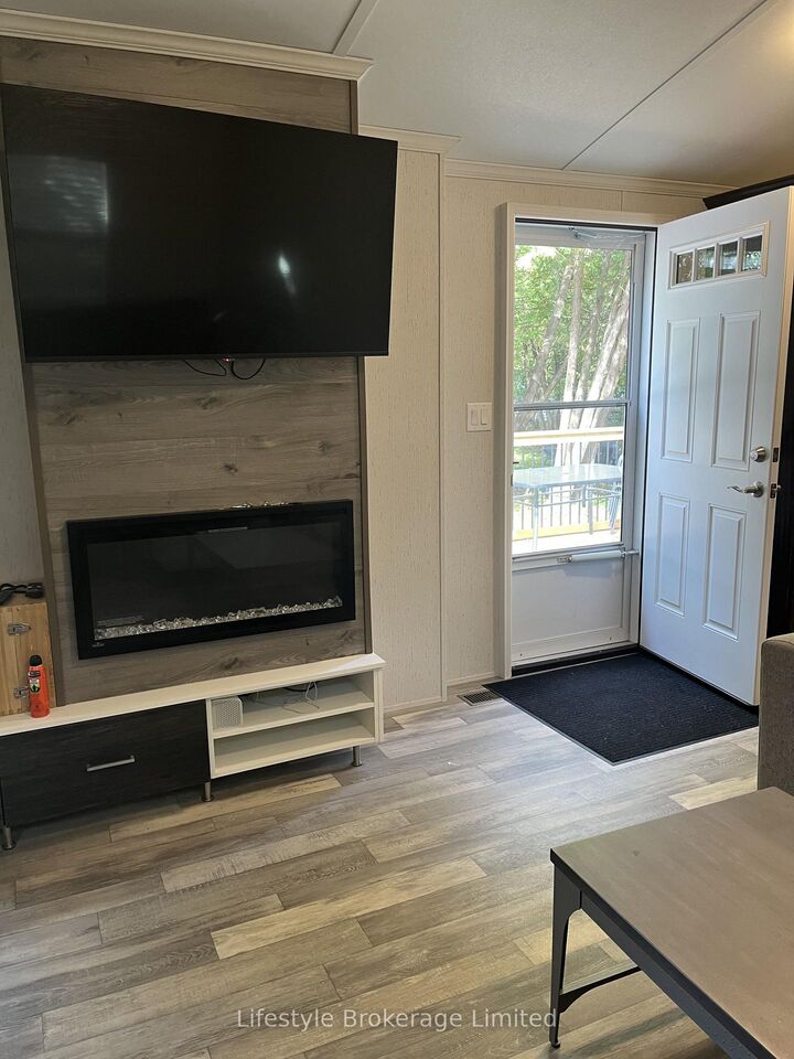 Property Photo:  634 Blueberry Lane  ON L9L 1B4 