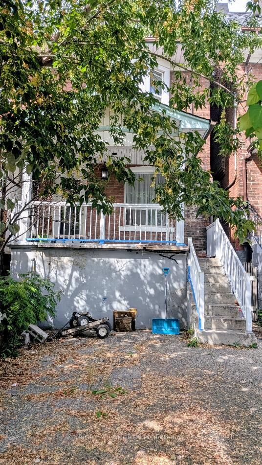 Property Photo:  160 Rosemount Avenue  ON M6H 2M9 