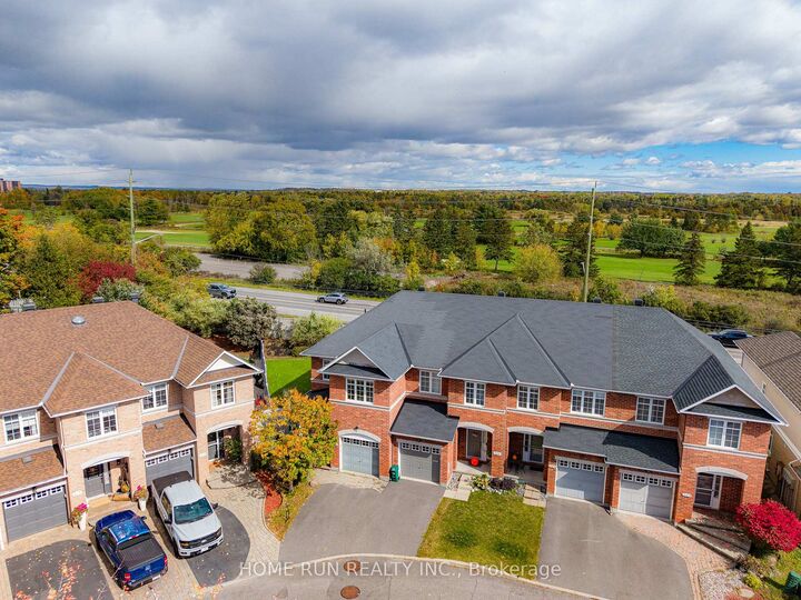 Property Photo:  221 Royal Gala Private  ON K1B 1C7 