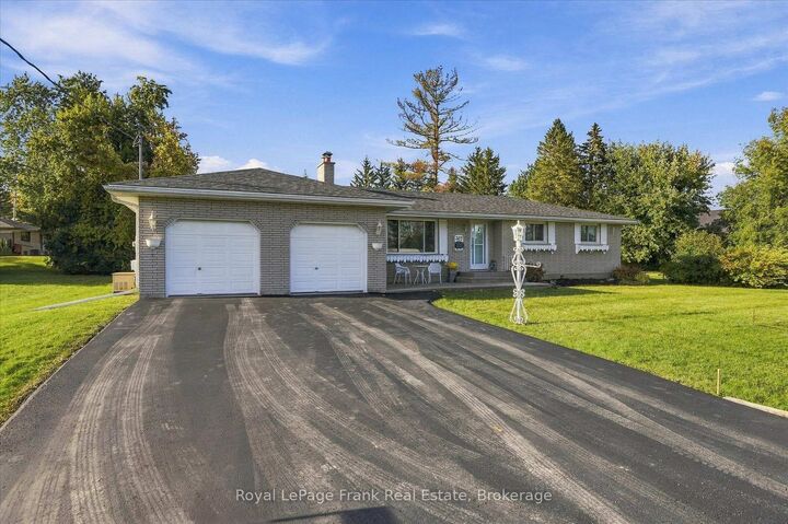 Property Photo:  362 Simons Avenue  ON K9K 1E7 