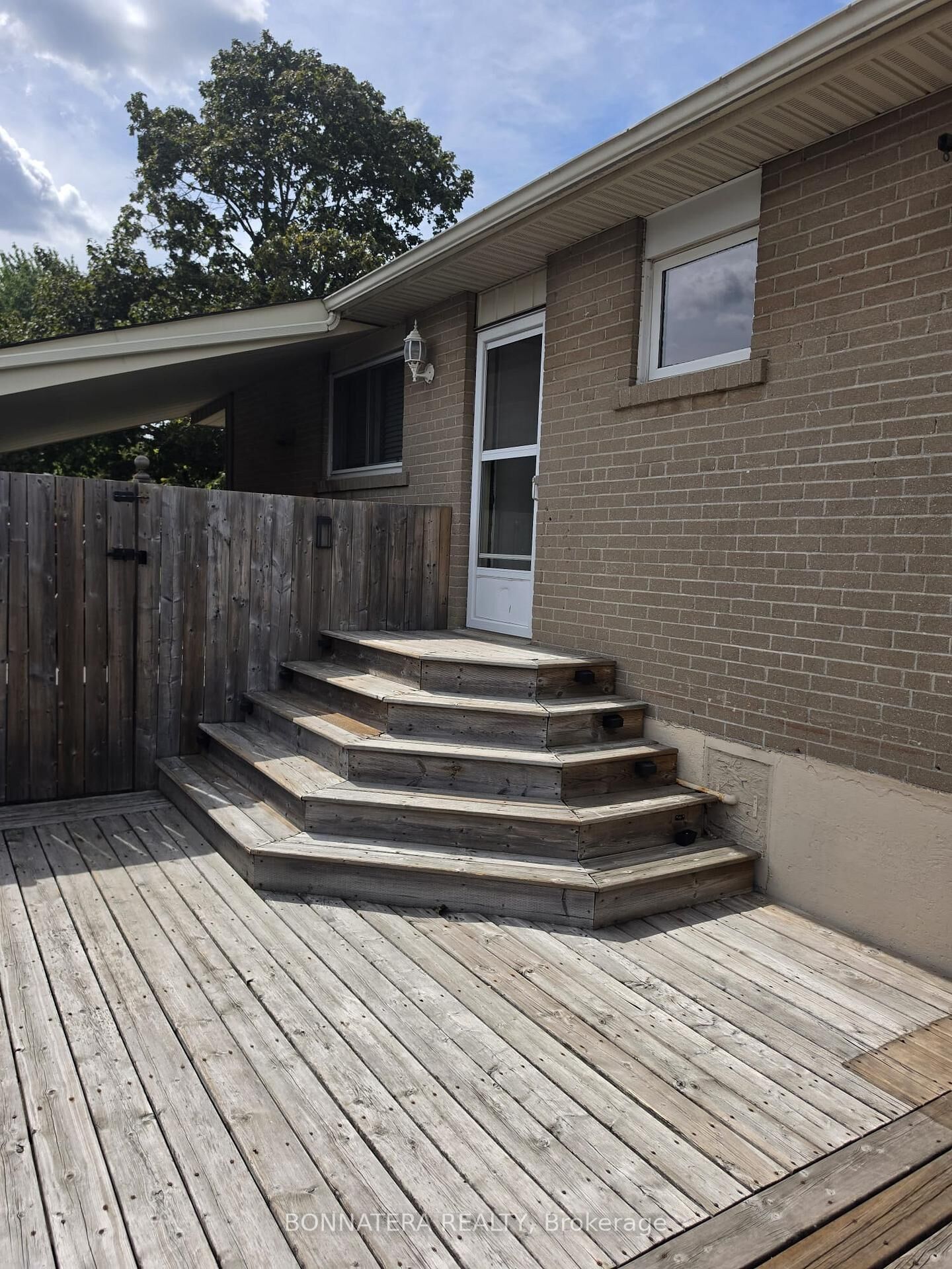 Property Photo:  14 Northwood Drive  ON L6X 2L2 