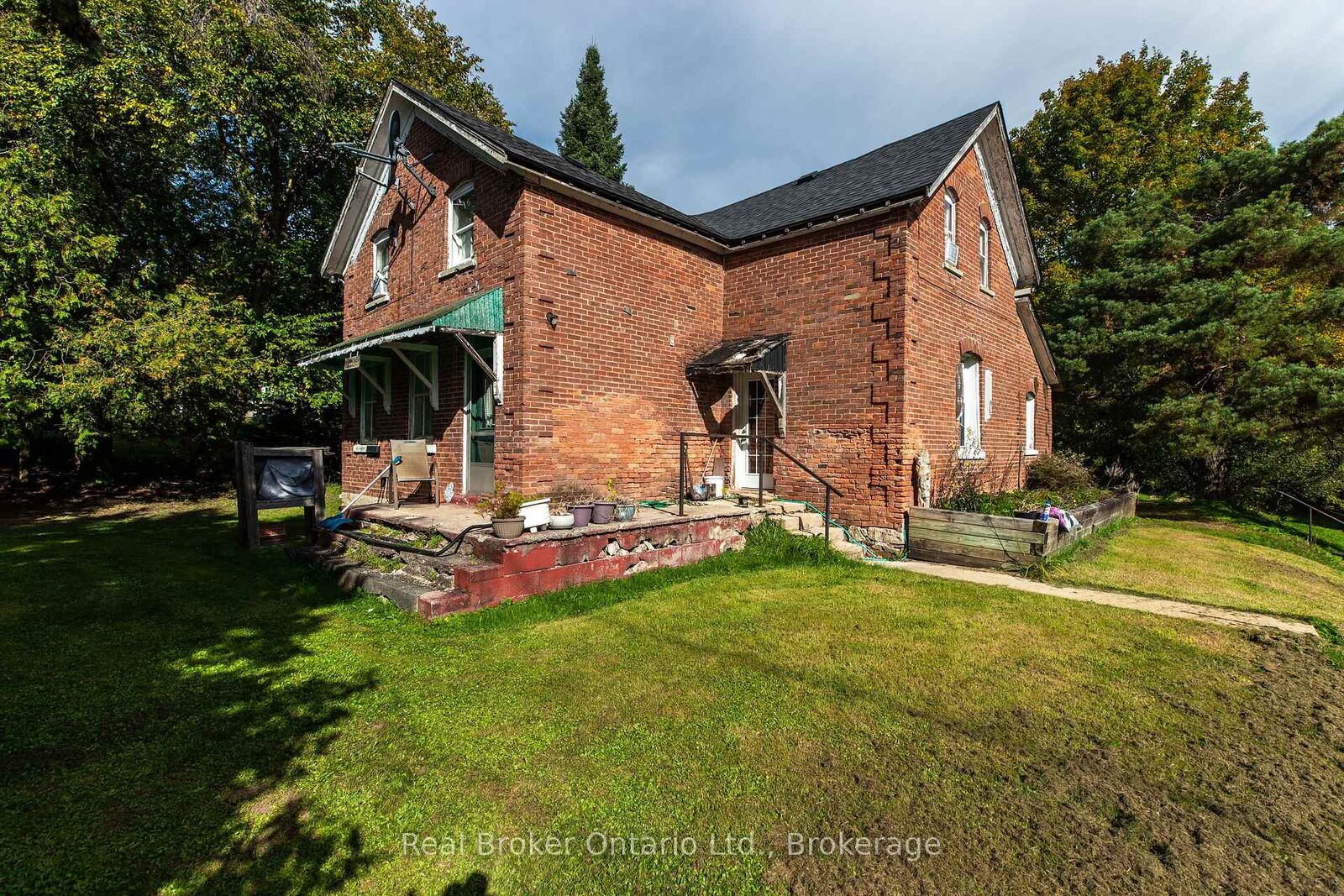 Property Photo:  776813 Highway 10, R.r. #3 Highway  ON N0H 1R0 