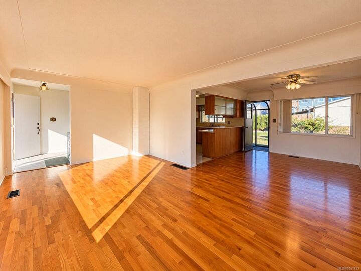 Property Photo:  2433 5th Ave  BC V9Y 2G6 