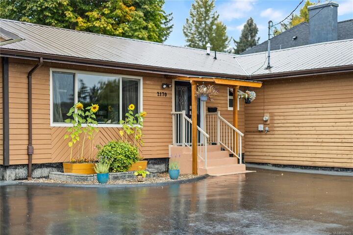 Property Photo: 2170 Alder St S BC V9W 1M6