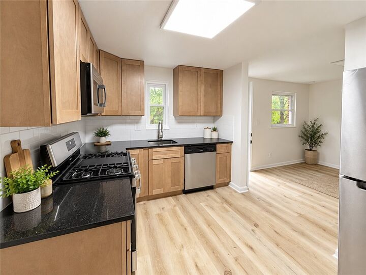 Property Photo:  187 Howard Street  PA 15235 