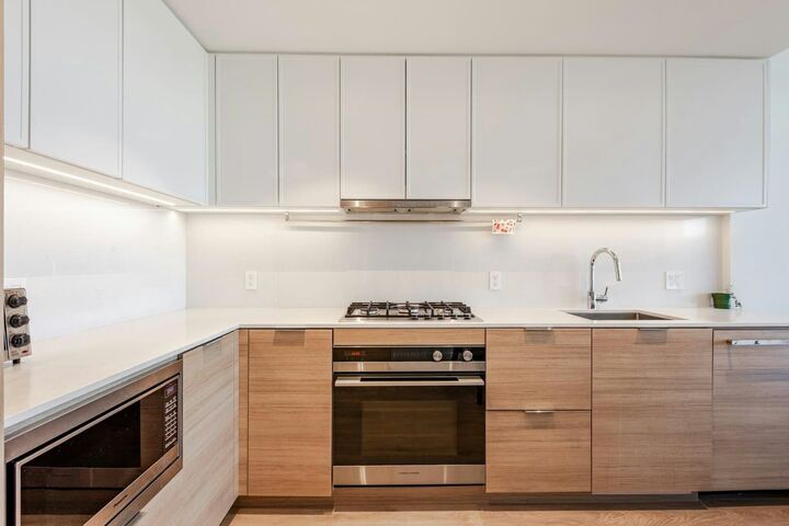 Property Photo:  1045 Austin Avenue 808  BC V3K 0G9 