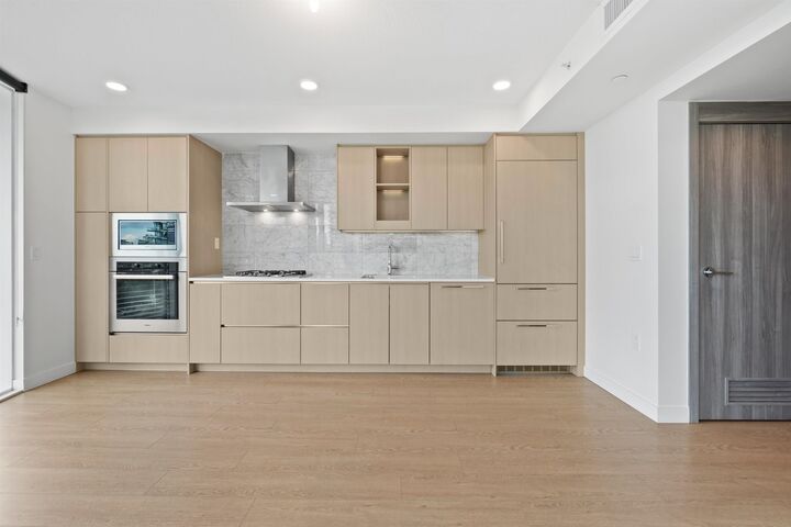 Property Photo:  87 Nelson Street 684  BC V6Z 0E8 
