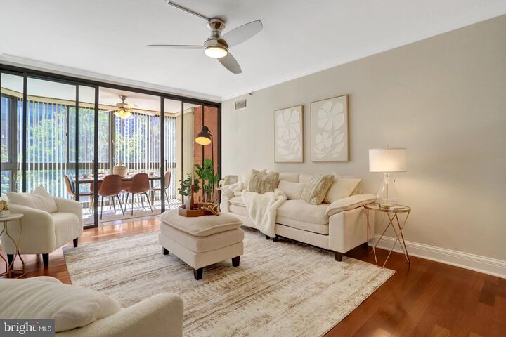 Property Photo:  1001 N Randolph Street 302  VA 22201 