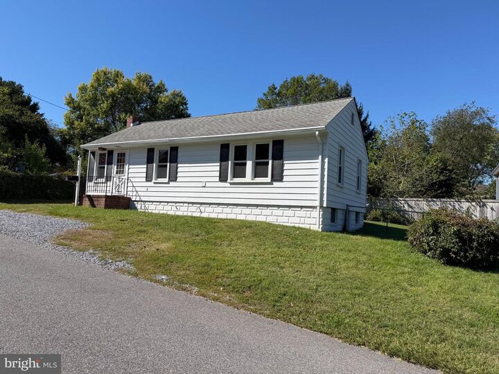 Property Photo:  201 Giddings Avenue  MD 21401 
