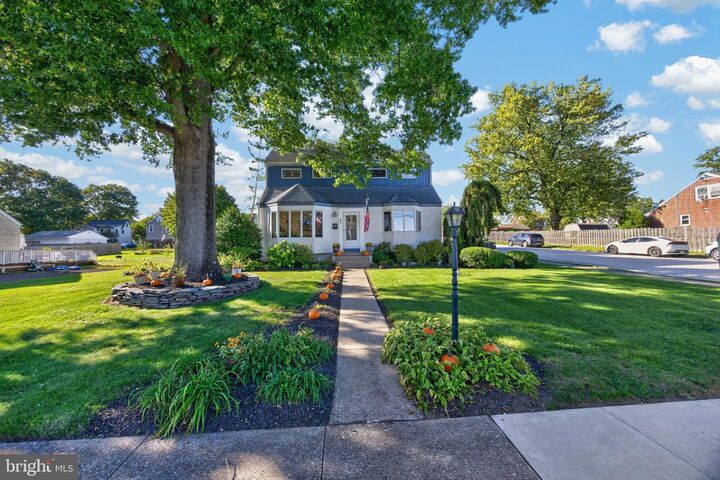 Property Photo:  401 Pikeland Avenue  PA 19475 