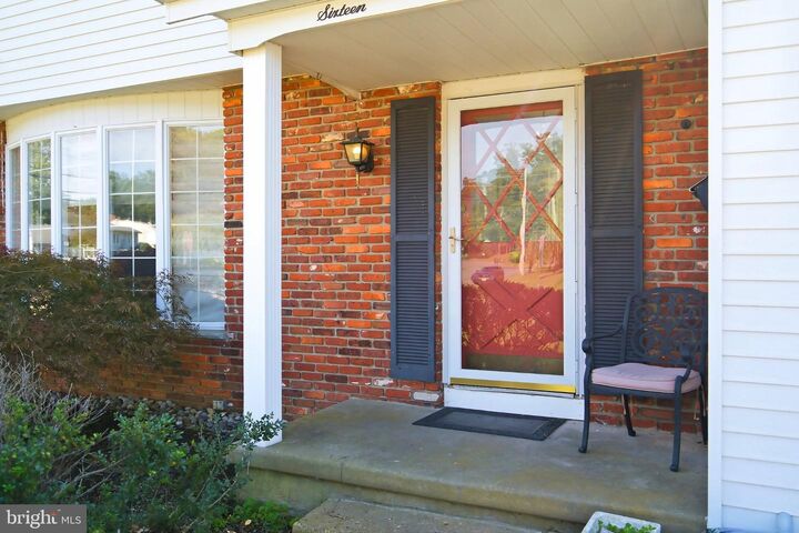 Property Photo:  1665 White Oak Lane  NJ 08094 