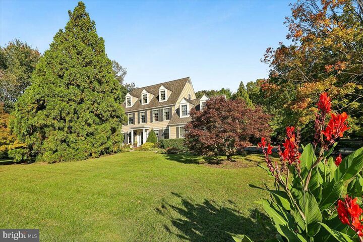 Property Photo:  260 W Pasadena Road  MD 21108 