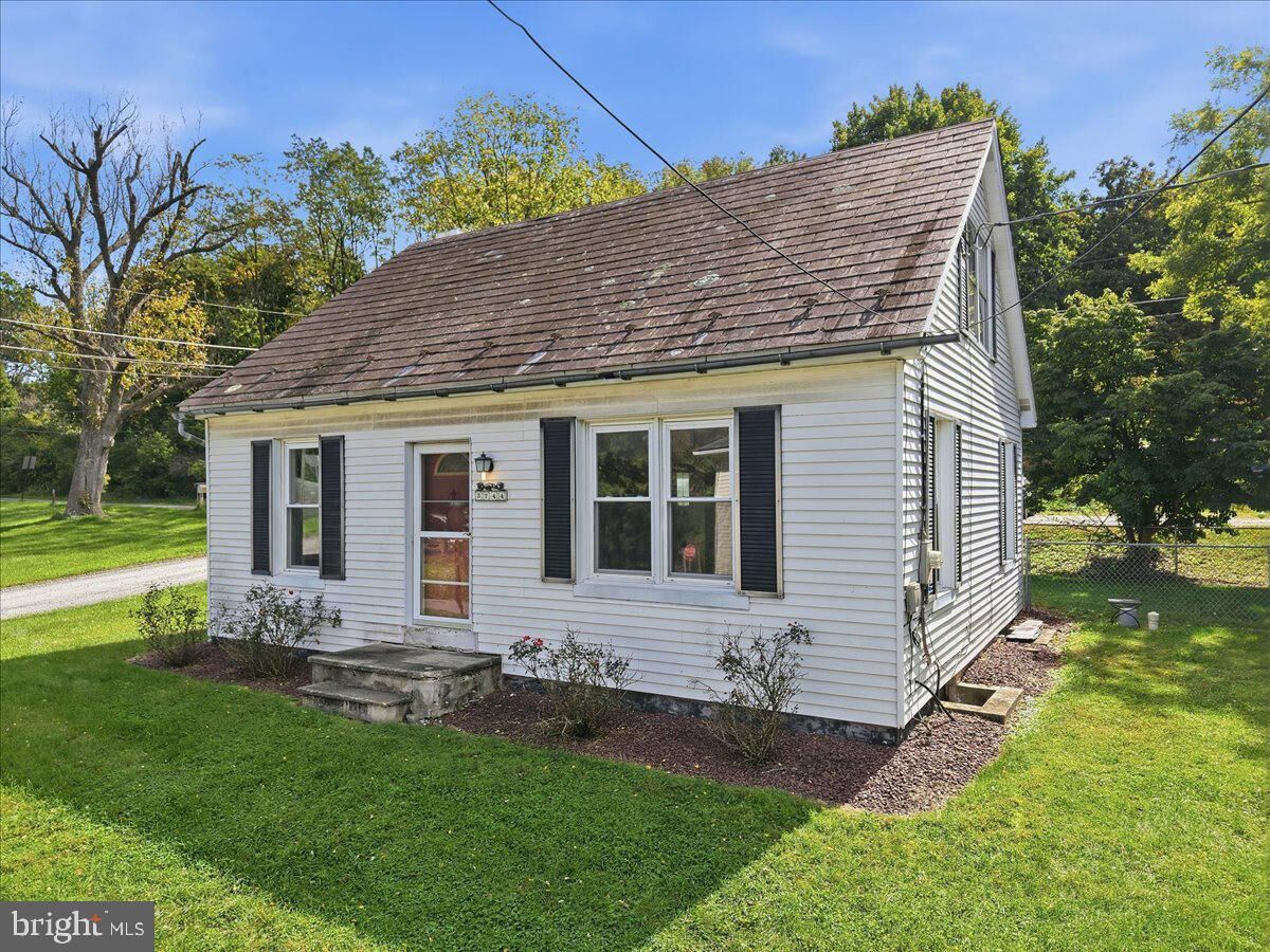 Property Photo:  3744 Redbud Drive  PA 18067 