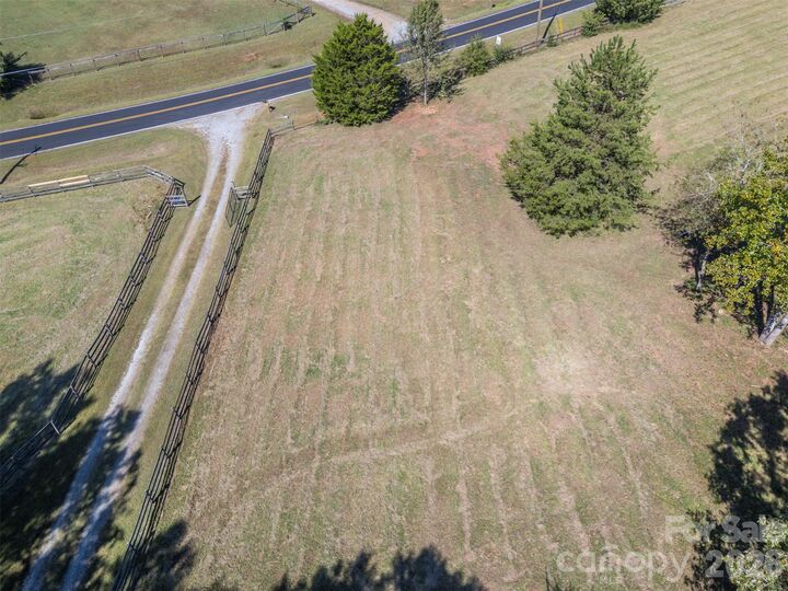 Property Photo: 600 John Weaver Road NC 28722