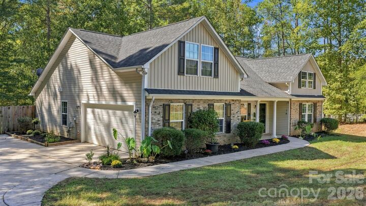 Property Photo: 123 Sherham Way SC 29732