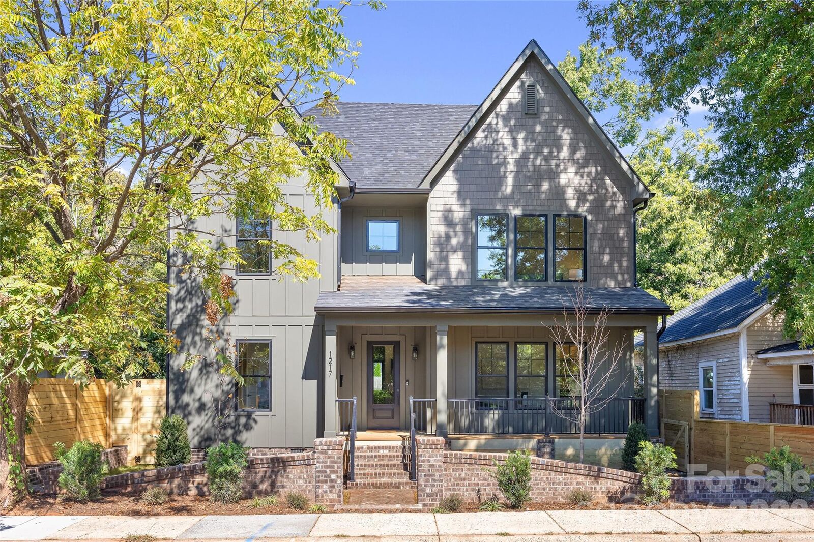 Property Photo: 1217 Parkwood Avenue NC 28205