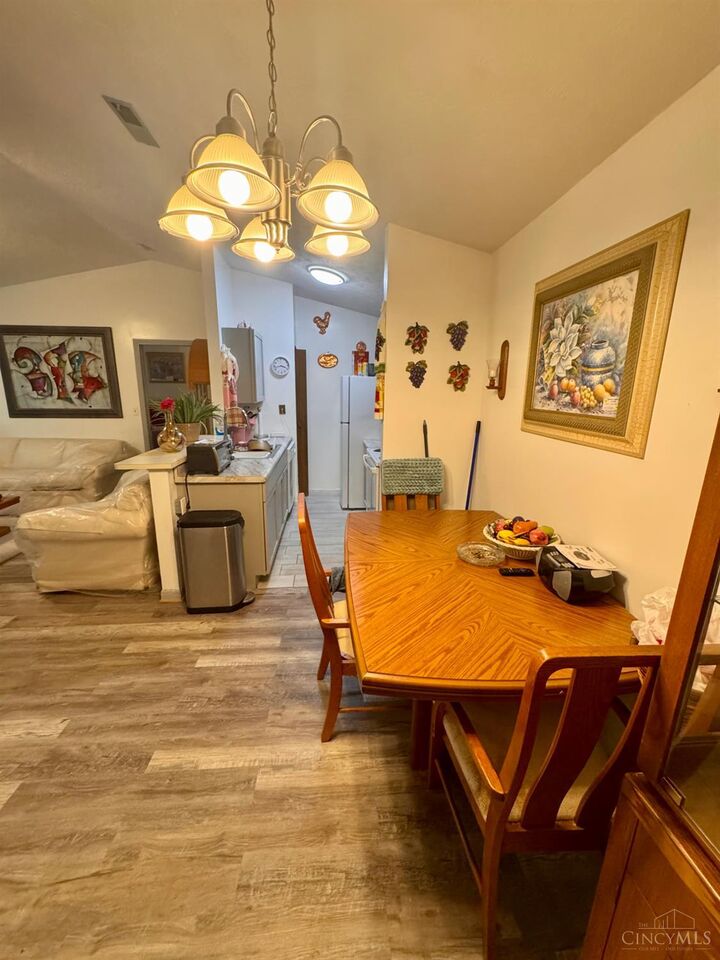 Property Photo:  1544 W Galbraith Road  OH 45231 