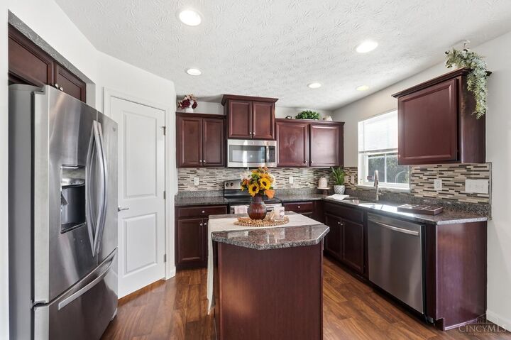 Property Photo:  741 Mary Lane Extension  OH 45065 