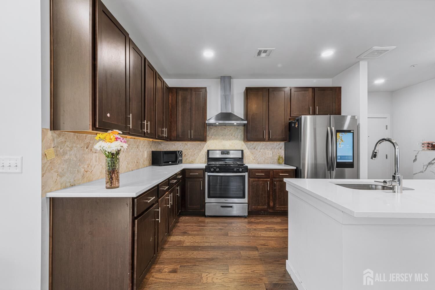 Property Photo:  724 Lorhan Drive  NJ 08854 