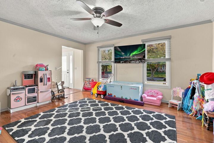 Property Photo: 609 Grist Run Road OH 43082