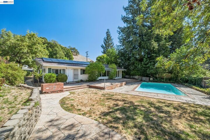 Property Photo: 1110 Sierra Vista Way CA 94549