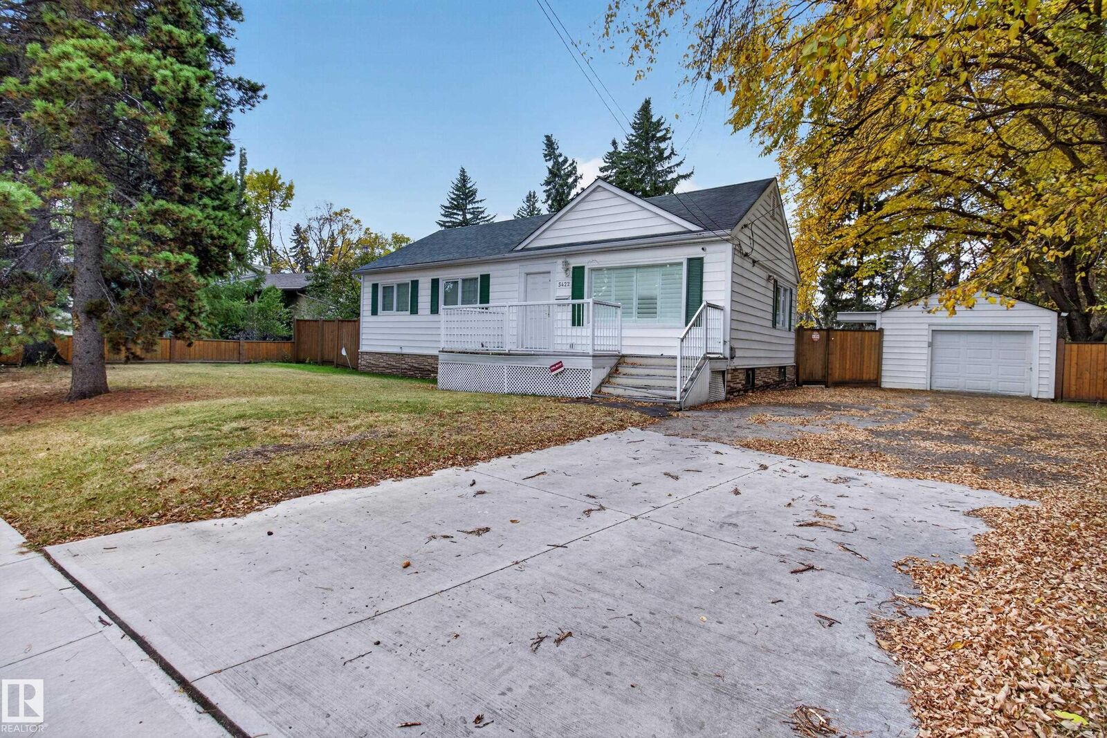 Property Photo:  5422 110 Street NW  AB T6H 3E1 