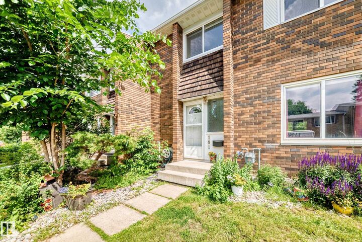 Property Photo:  191 Ridgewood Terrace  AB T8N 0E9 