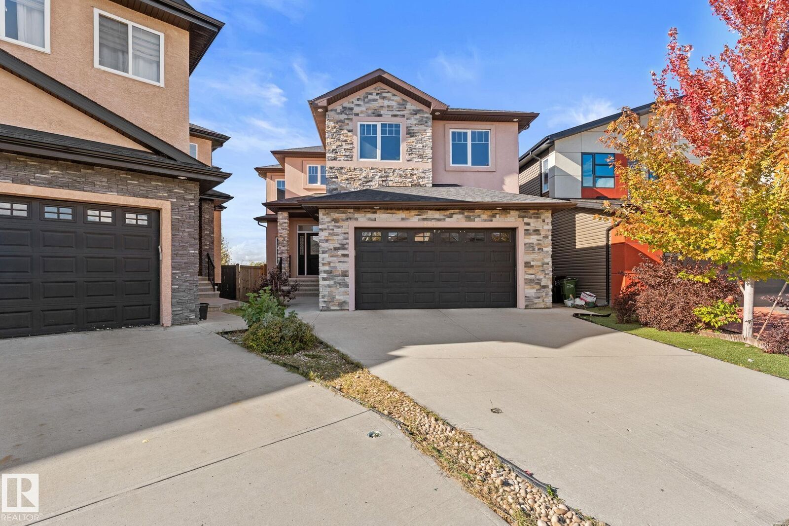 Property Photo:  229 Albany Drive NW  AB T6V 0L4 