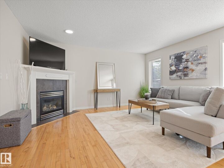 Property Photo:  11531 11 Avenue SW  AB T6W 1W7 