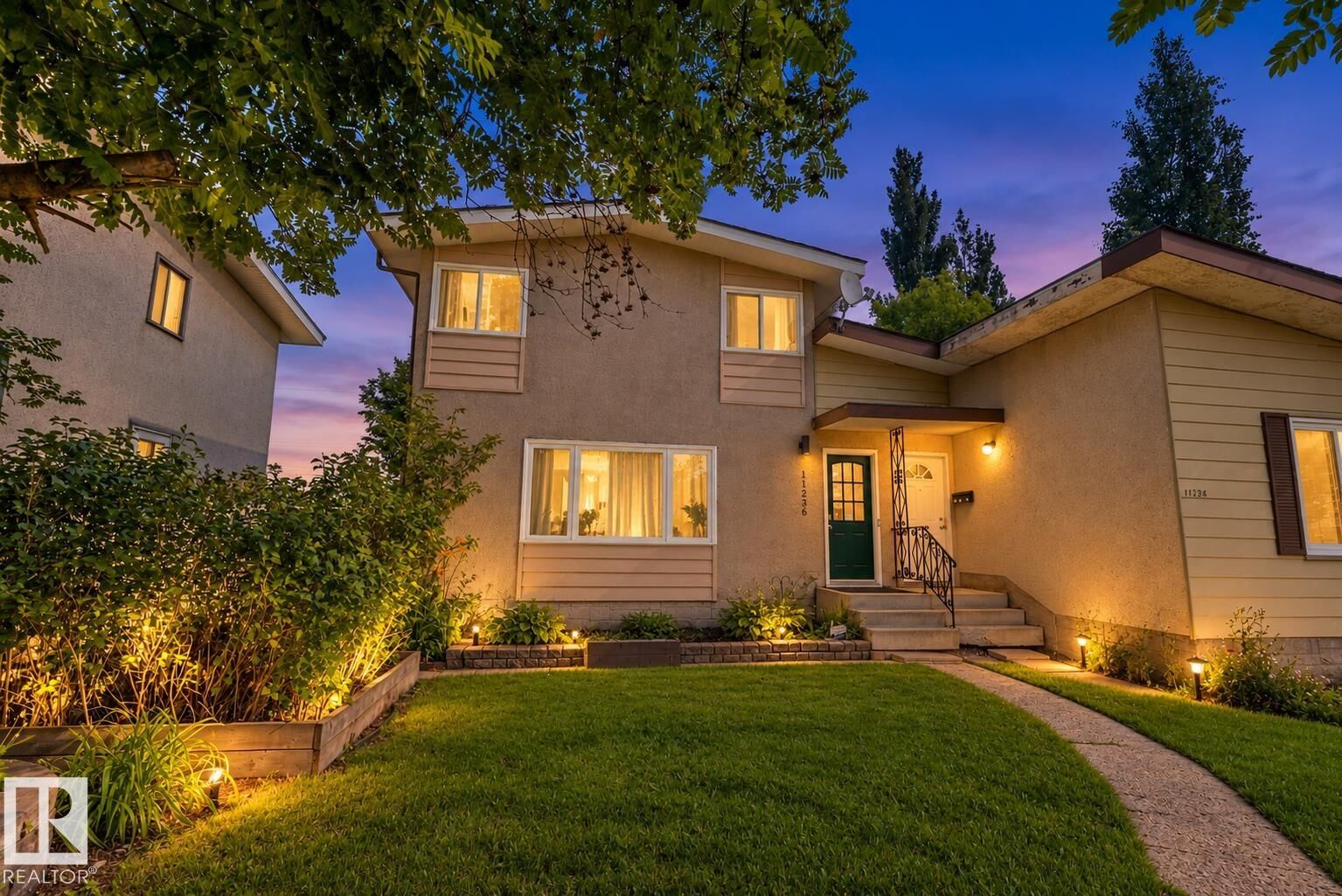 Property Photo:  11236 40 Avenue NW  AB T6J 0R2 