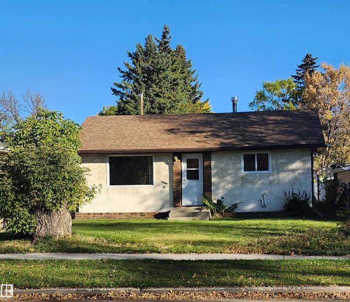 Property Photo:  4606 53 Avenue  AB T9A 0Y5 