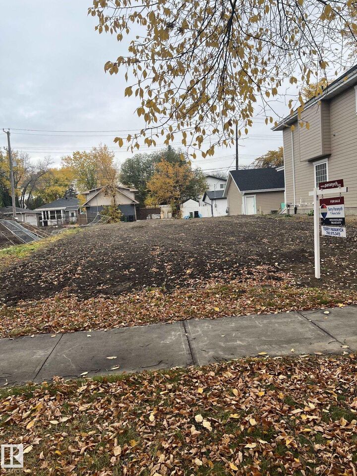 Property Photo:  10340 135 Street NW  AB T5N 2C3 