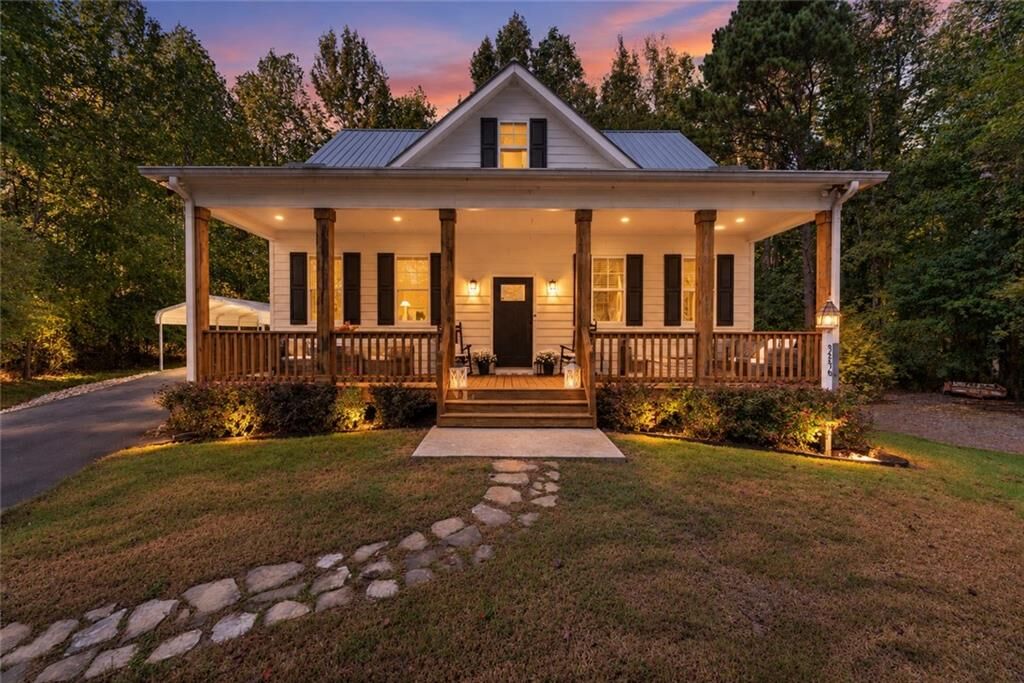 Property Photo: 5256 Cantrell Circle GA 30041
