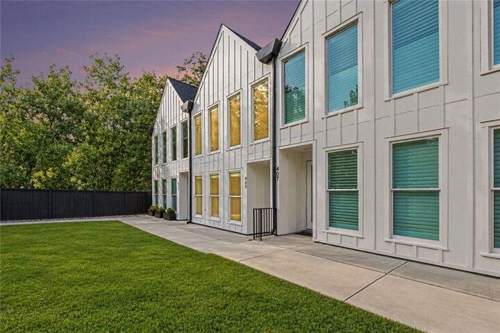 Property Photo:  409 Burgundy Way  GA 30188 