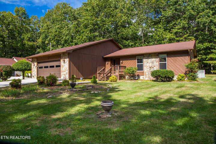 Property Photo:  120 Lakeside Drive  TN 38558 