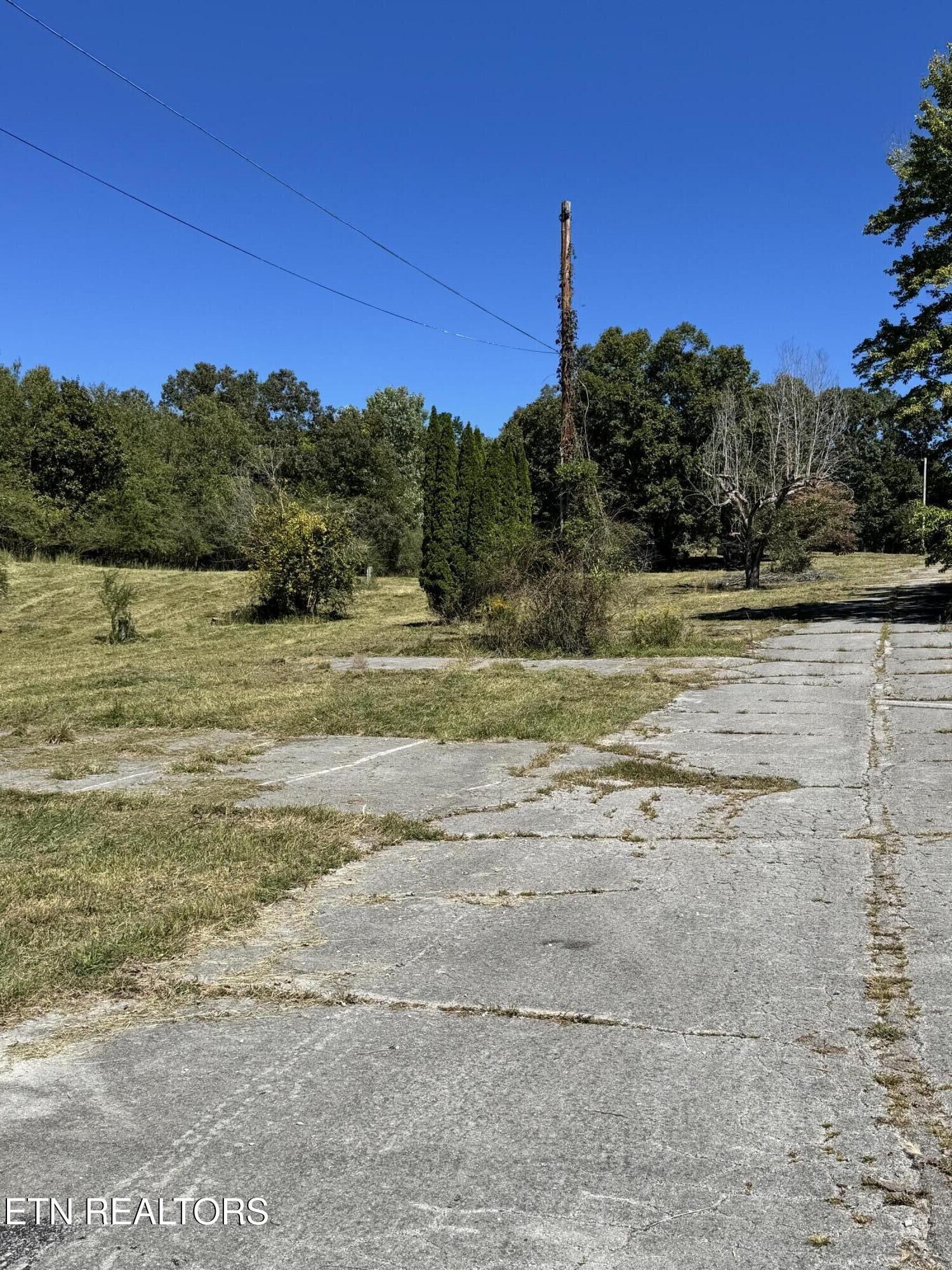 Property Photo:  214 Cates Rd  TN 37854 