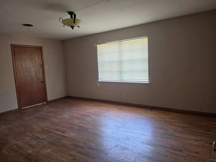 Property Photo: 1200 Walnut St TX 75654
