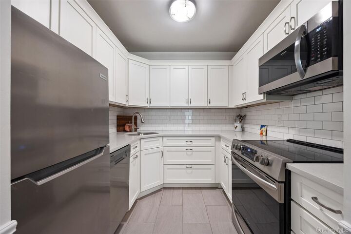 Property Photo: 38 Sussex Drive A NY 10598