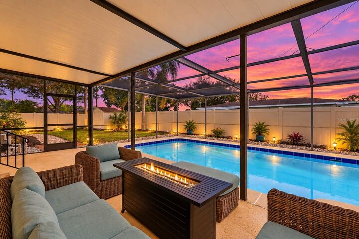 Property Photo: 4567 25th Avenue N FL 33713