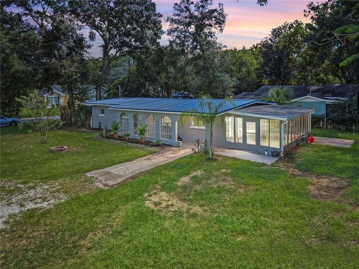 Property Photo:  1300 S Dewey Street  FL 32726 