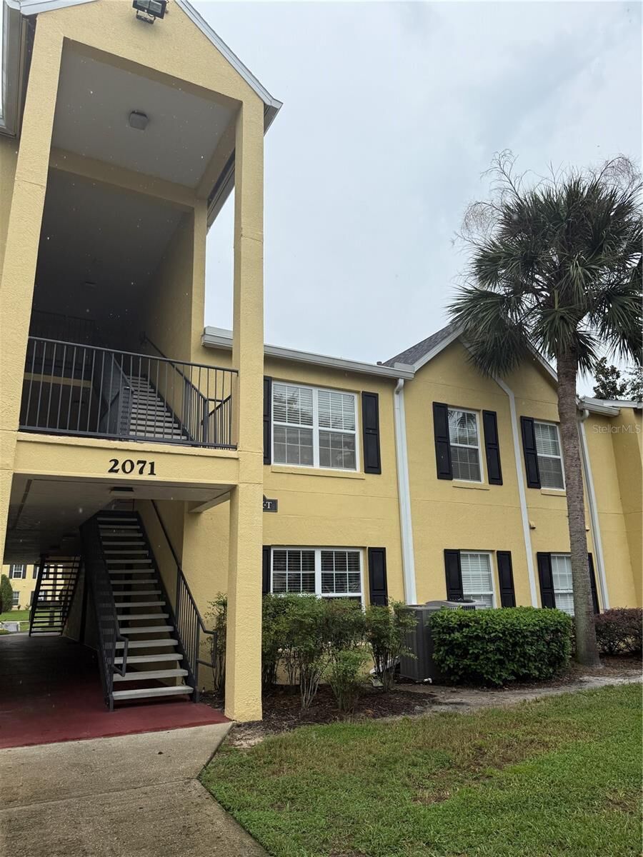 Property Photo:  2071 Dixie Belle Drive 2071M  FL 32812 