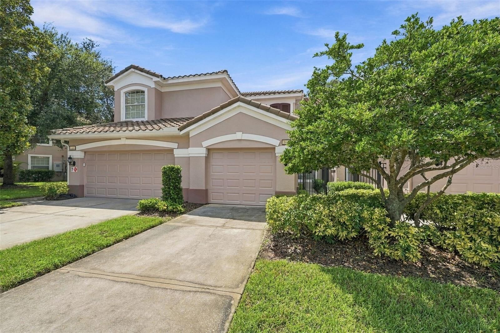 Property Photo: 802 Lantern Way 101 FL 33765
