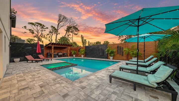 Property Photo: 327 Roberts Road FL 34275