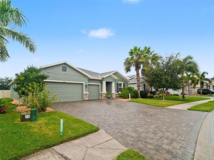 Property Photo: 6466 Devesta Loop FL 34221