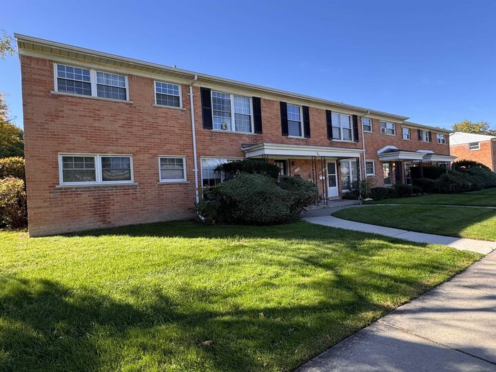 Property Photo: 2709 W 13 Mile Road 3 MI 48073