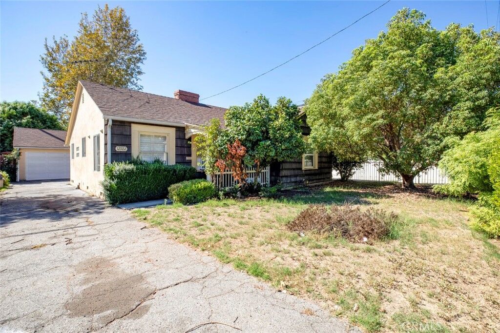 Property Photo: 12922 Addison CA 91423