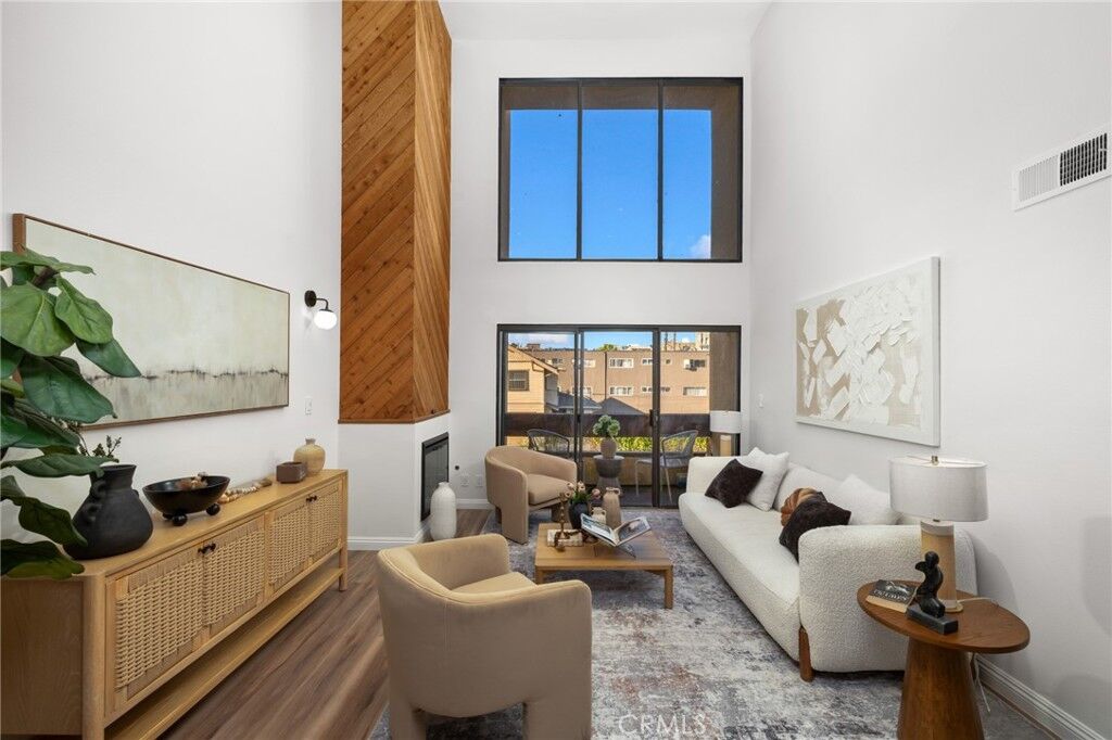 Property Photo:  300 S Reno Street 303  CA 90057 