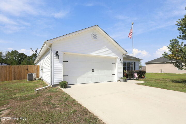 Property Photo: 504 Spiro Court NC 28574