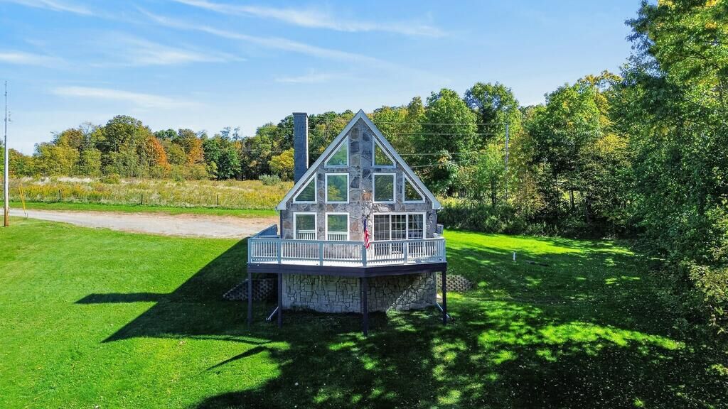 Property Photo:  1090 Bliss Rd  PA 18837 