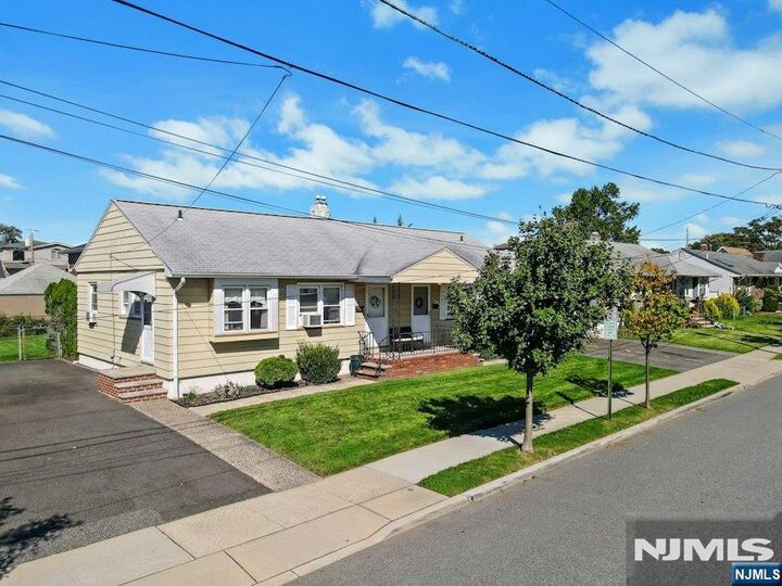 Property Photo:  35 Grant Street  NJ 07073 